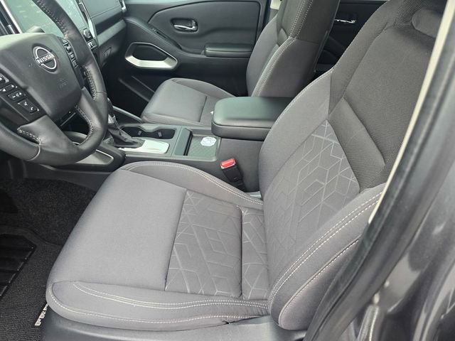 Used 2025 Nissan Frontier SV w/ SV Convenience Package RWD image 19