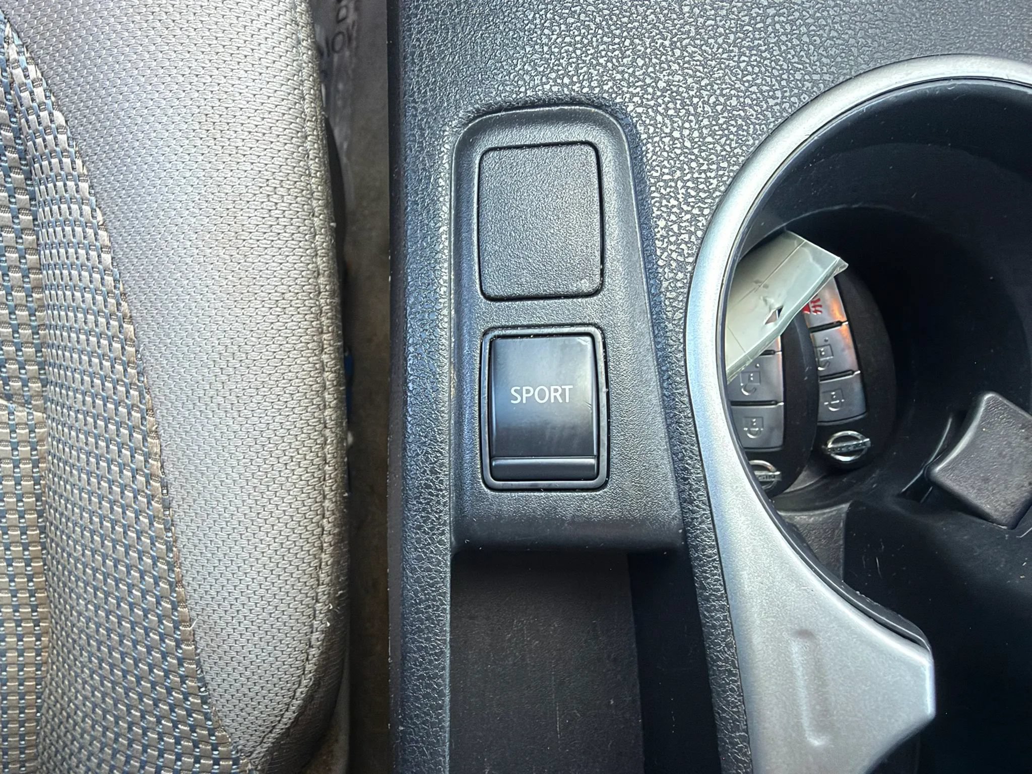 Used 2013 Nissan Rogue SV FWD image 26