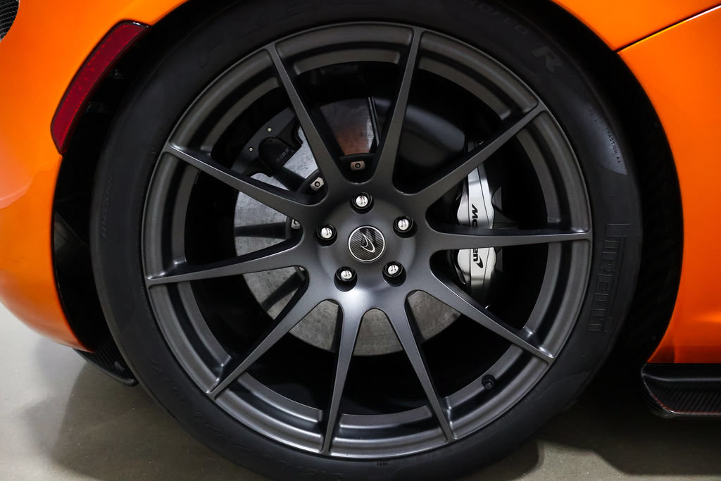 Used 2014 McLaren P1 RWD image 28