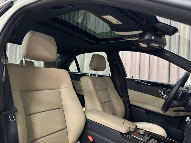 Used 2010 Mercedes-Benz E 350 4MATIC Sedan image 10