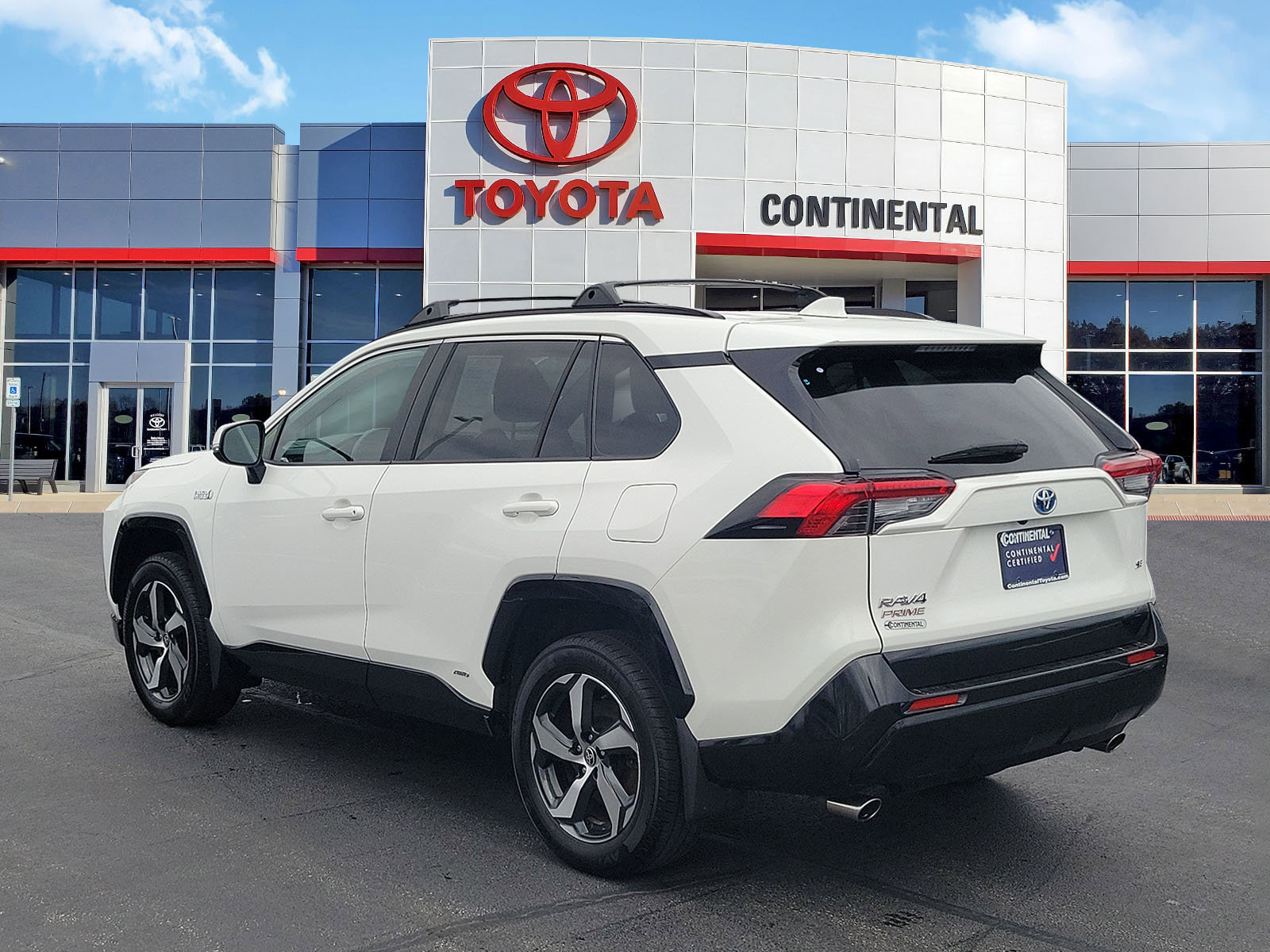 Certified 2023 Toyota RAV4 SE w/ Weather & Moonroof Package AWD/4WD image 4