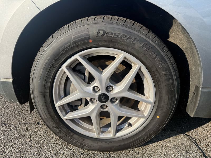 Used 2023 Ford Edge SEL AWD/4WD image 16