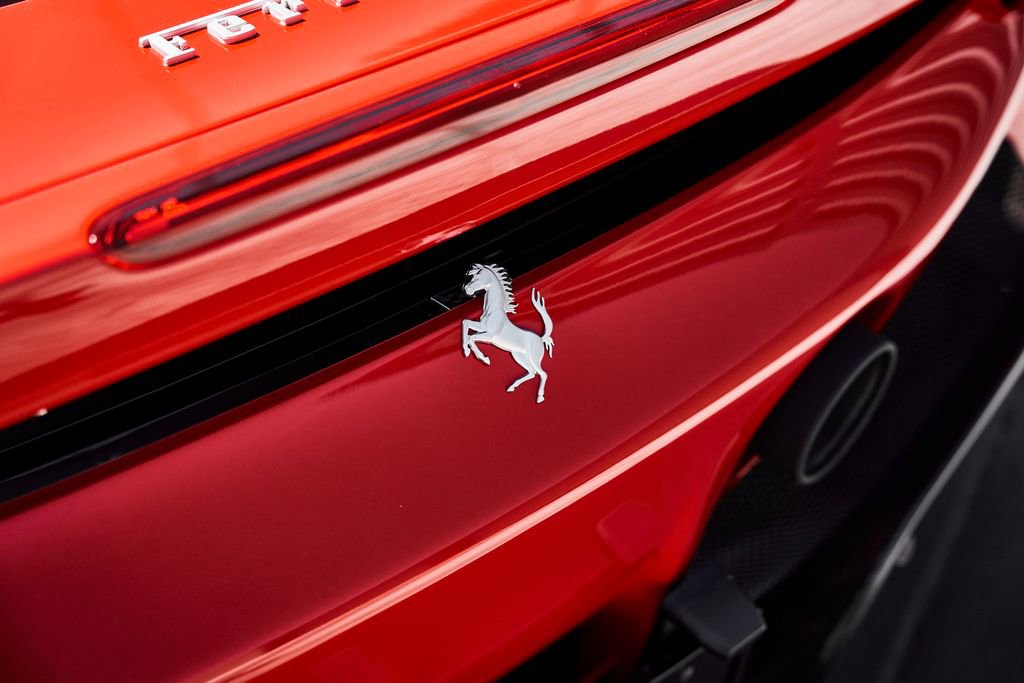 Used 2025 Ferrari SF90 Spider image 14