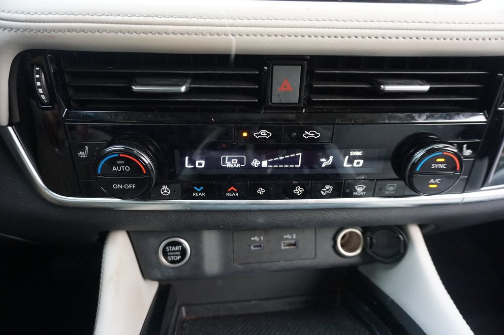 Used 2023 Nissan Rogue SL w/ SL Premium Package FWD image 13