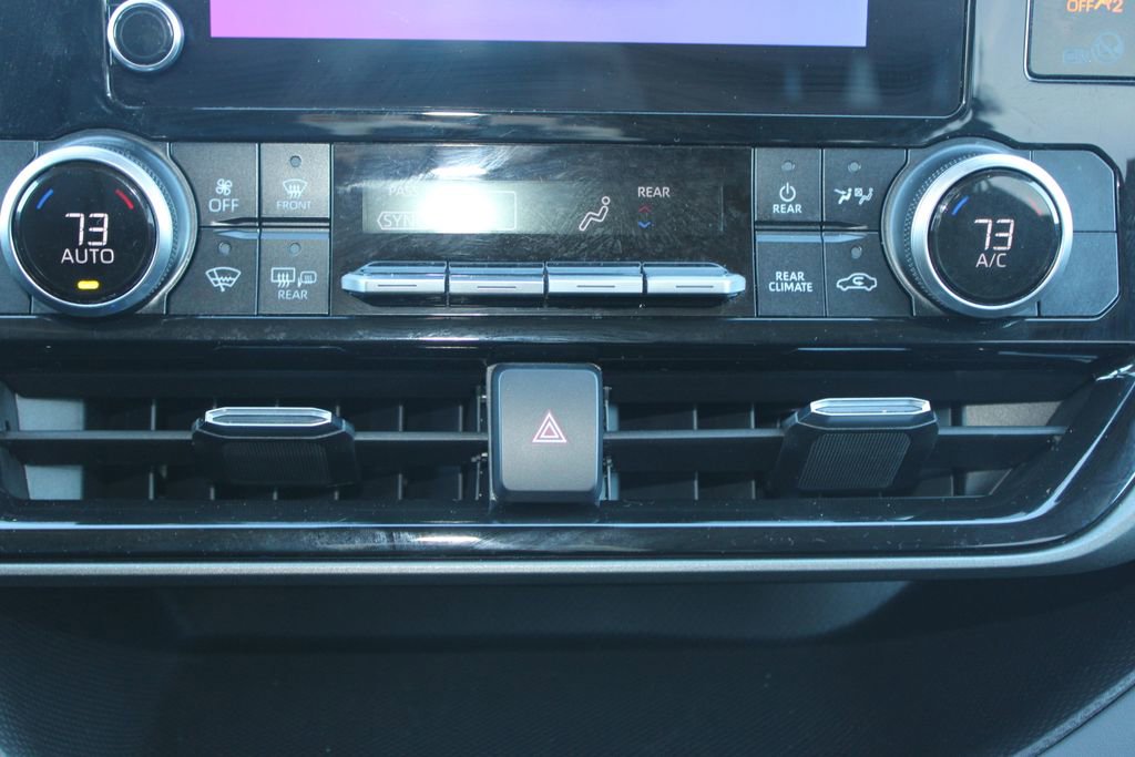 Used 2024 Toyota Highlander LE image 46