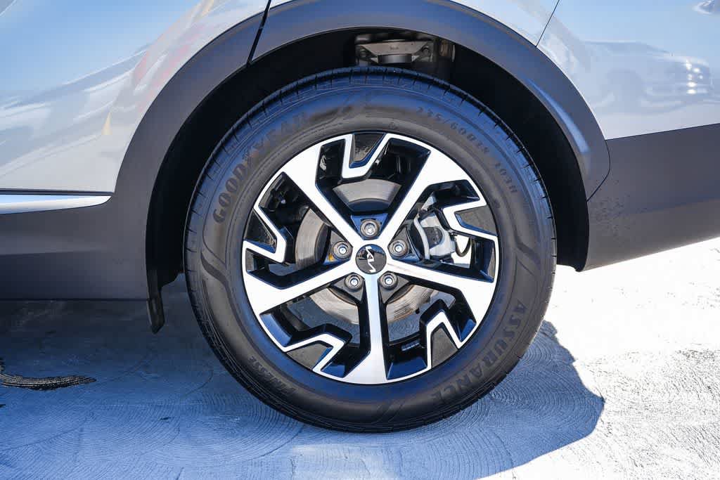 Used 2024 Kia Sportage EX FWD image 10
