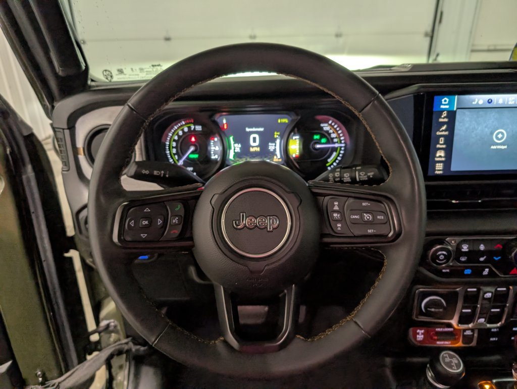Used 2024 Jeep Wrangler Unlimited AWD/4WD image 14