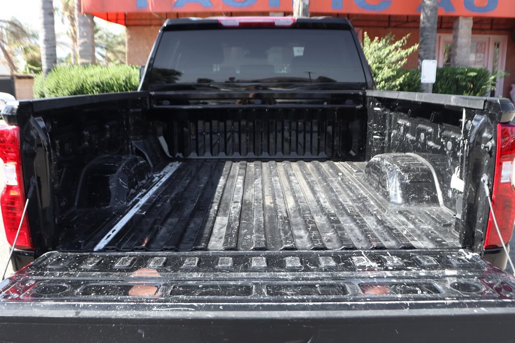Used 2025 Chevrolet Silverado 2500 Custom w/ Custom Value Package AWD/4WD image 8