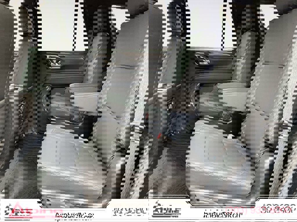 Used 2024 Chevrolet Tahoe Z71 w/ Luxury Package AWD/4WD image 13