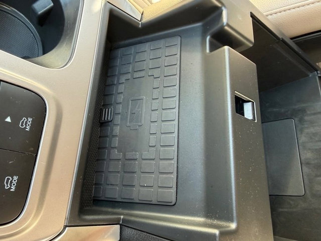 Used 2020 Ford Explorer Limited image 31