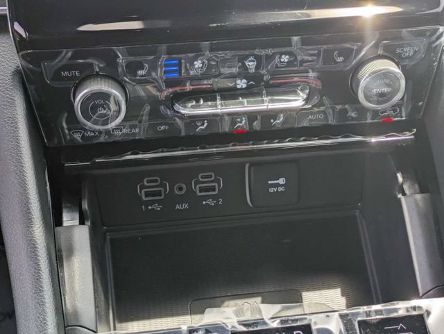 New 2024 Jeep Grand Cherokee Overland w/ Advanced Protech Group III AWD/4WD image 22