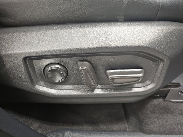 Used 2023 Toyota Tundra Limited AWD/4WD image 39