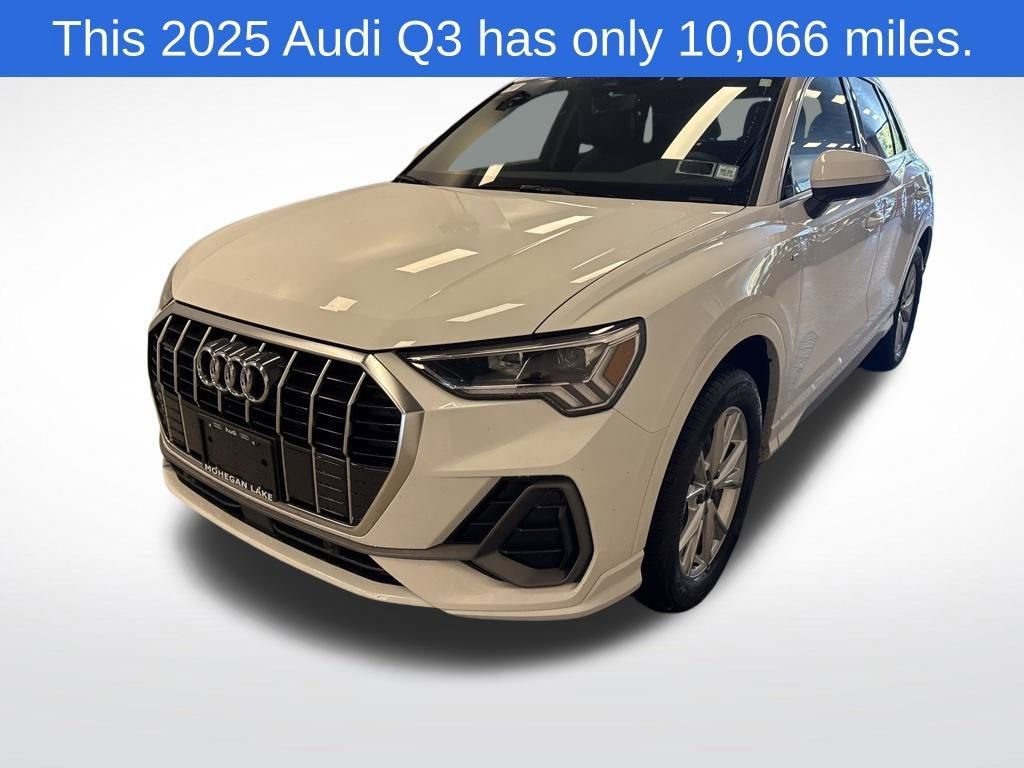 Used 2025 Audi Q3 2.0T Premium w/ Convenience Package image 1