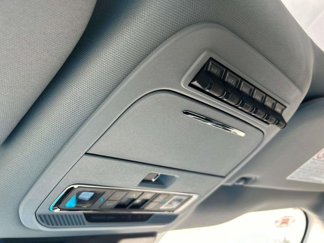 Used 2025 Ford F350 Lariat w/ Lariat Ultimate Package image 43