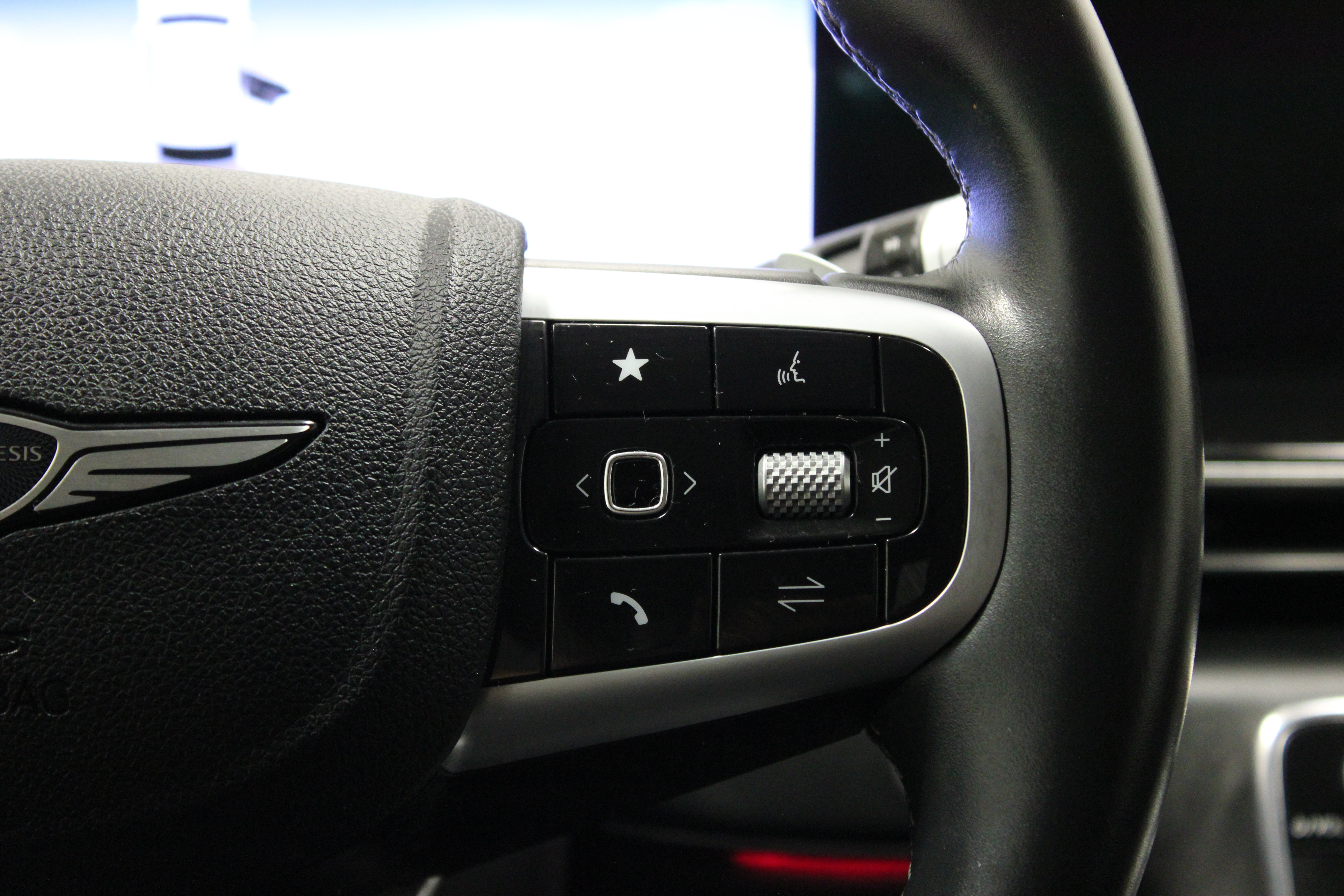 Used 2025 Genesis GV80 2.5T Standard AWD/4WD image 23