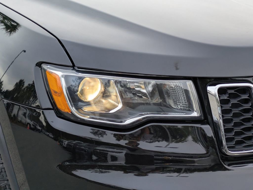 Used 2021 Jeep Grand Cherokee Laredo X image 10