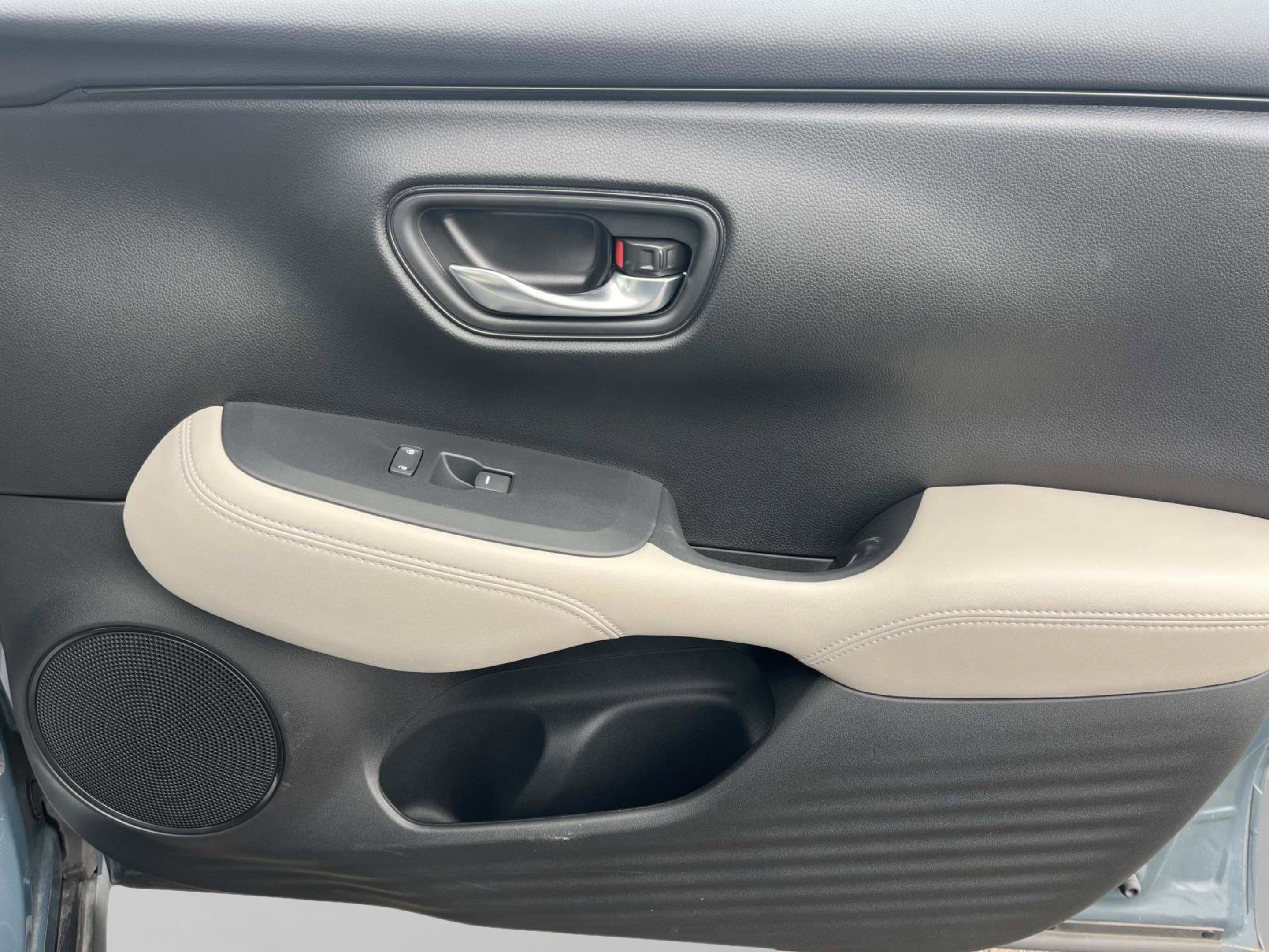 Used 2025 Honda HR-V LX image 15