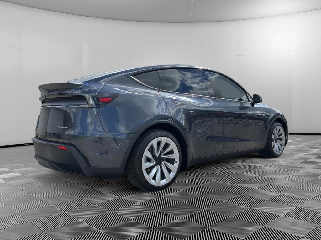 Used 2026 Tesla Model Y Long Range AWD/4WD image 4