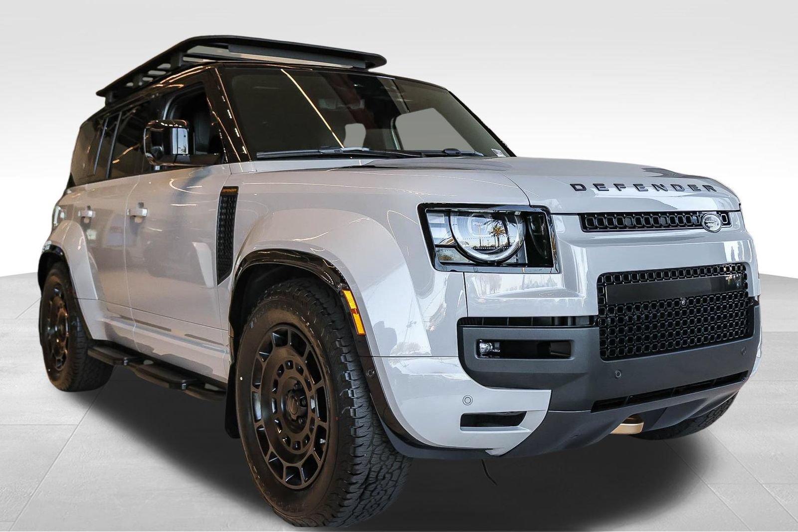 New 2026 Land Rover Defender 110 AWD/4WD image 3