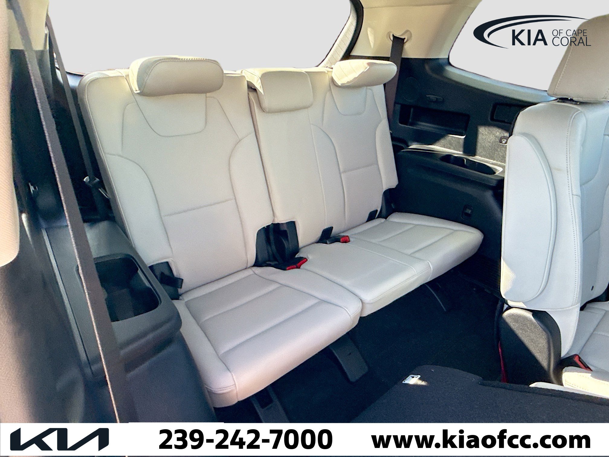 Used 2025 Kia Telluride EX w/ EX Captain's Chair Package image 20