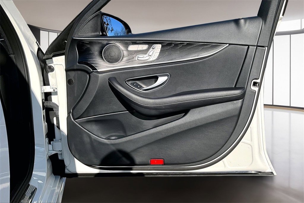 Used 2022 Mercedes-Benz E 350 Sedan image 26