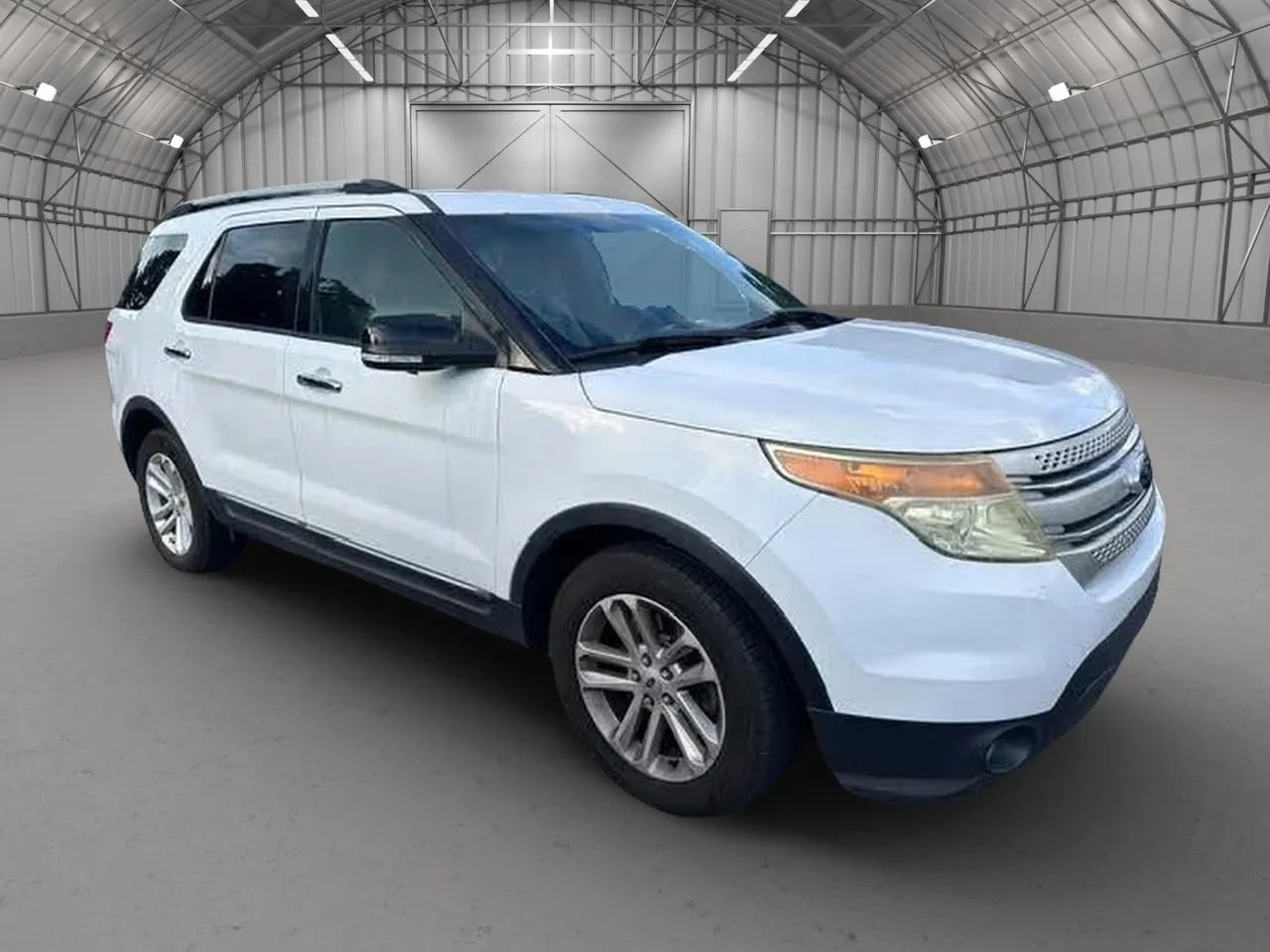 Used 2015 Ford Explorer XLT FWD image 4
