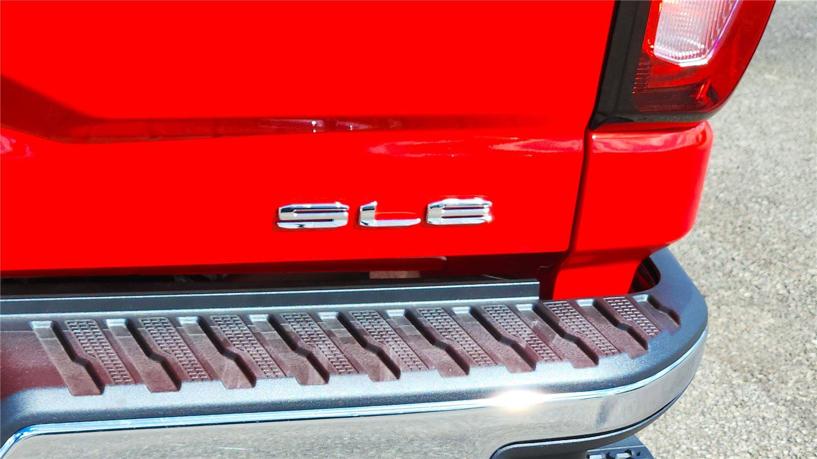 Used 2025 GMC Sierra 2500 SLE image 22