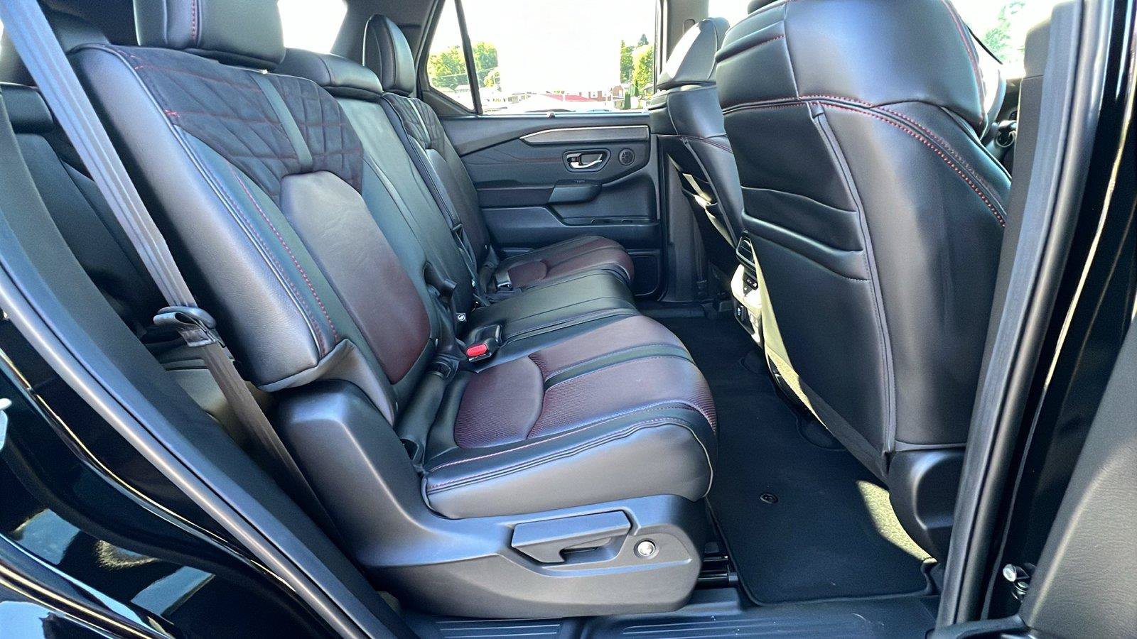 New 2026 Honda Pilot Black Edition image 15