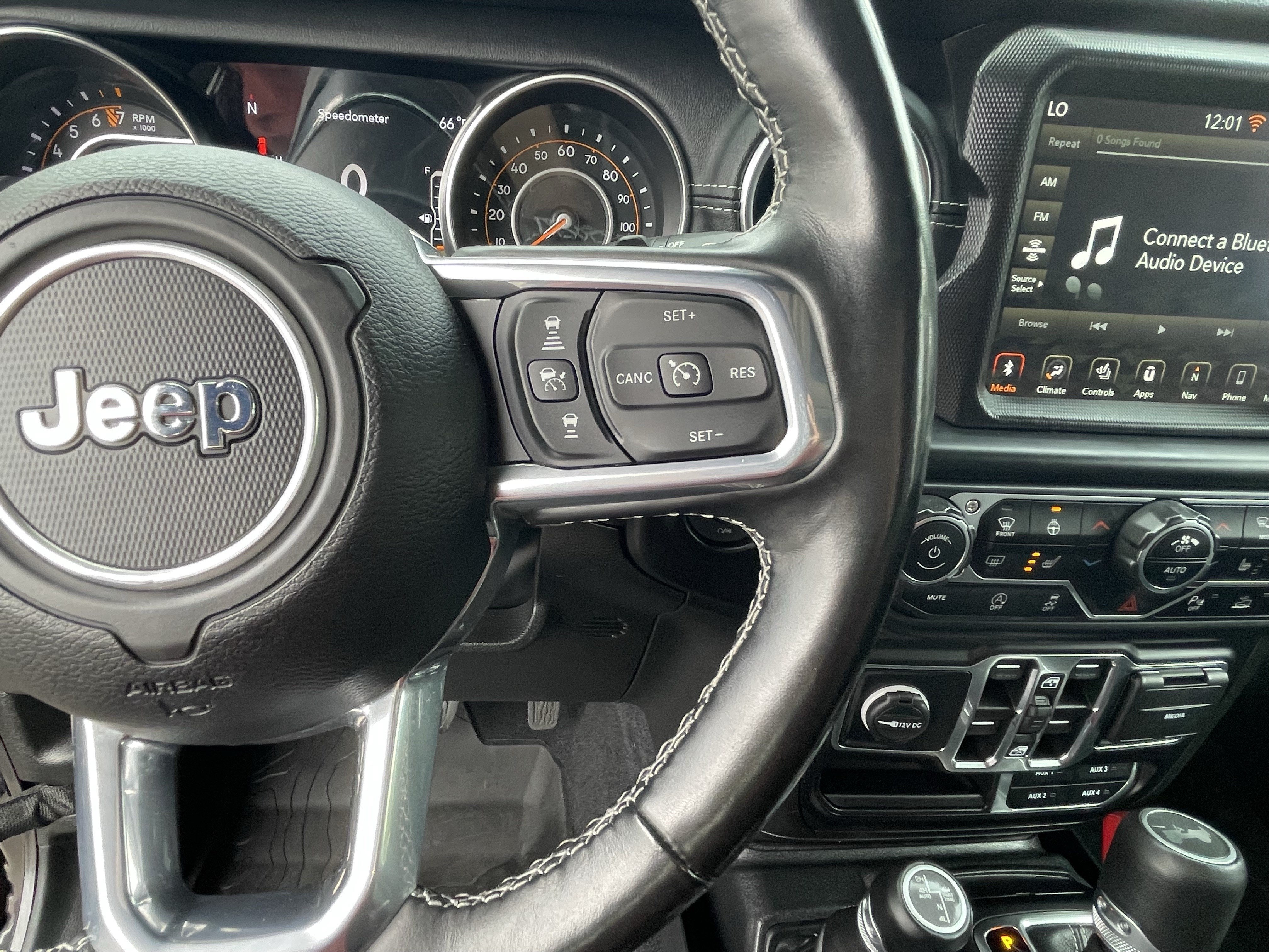 Used 2022 Jeep Wrangler Unlimited Sahara w/ LED Lighting Group AWD/4WD image 24