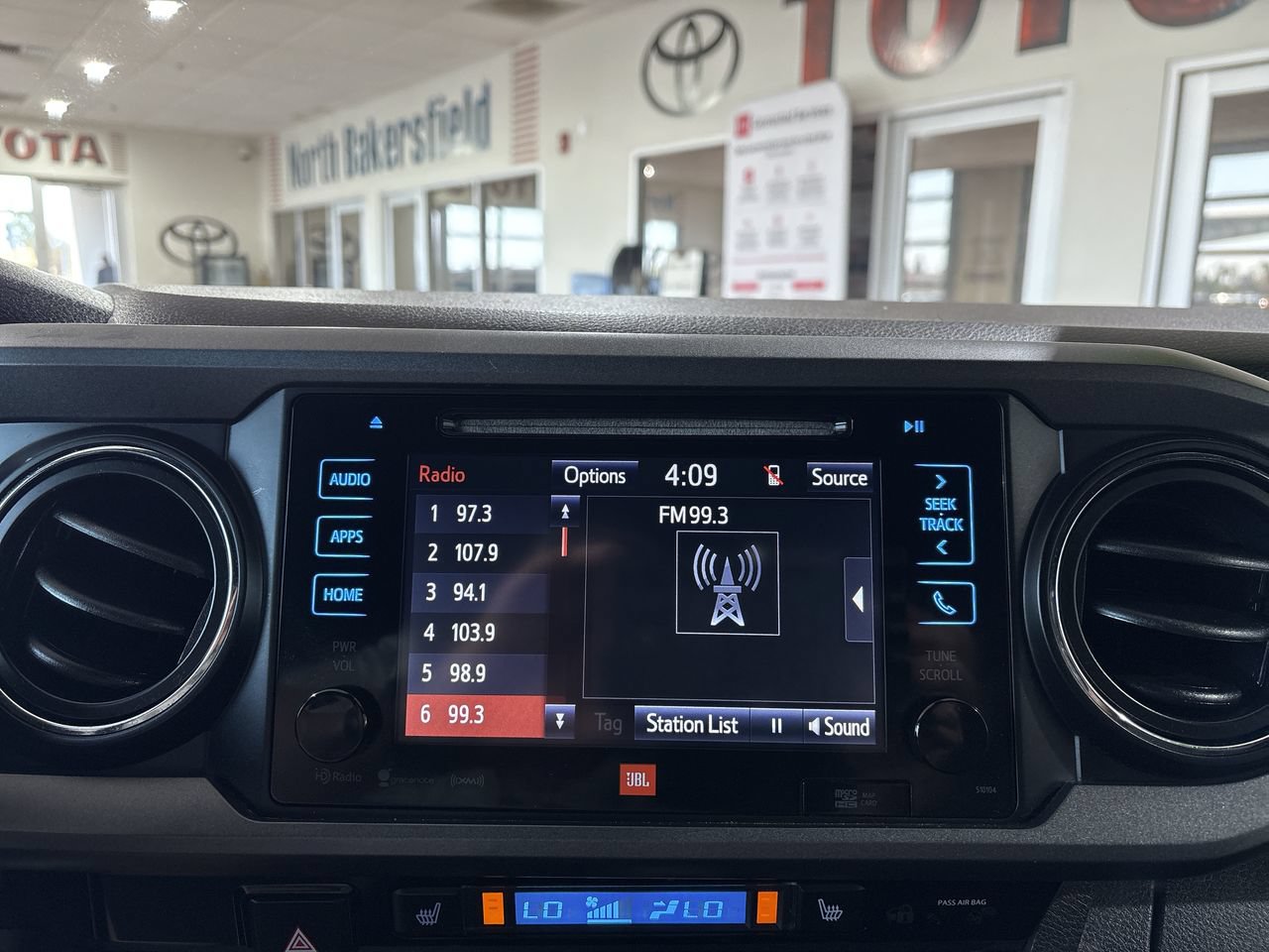 Used 2018 Toyota Tacoma TRD Off-Road w/ TRD Premium Off Road Package RWD image 16