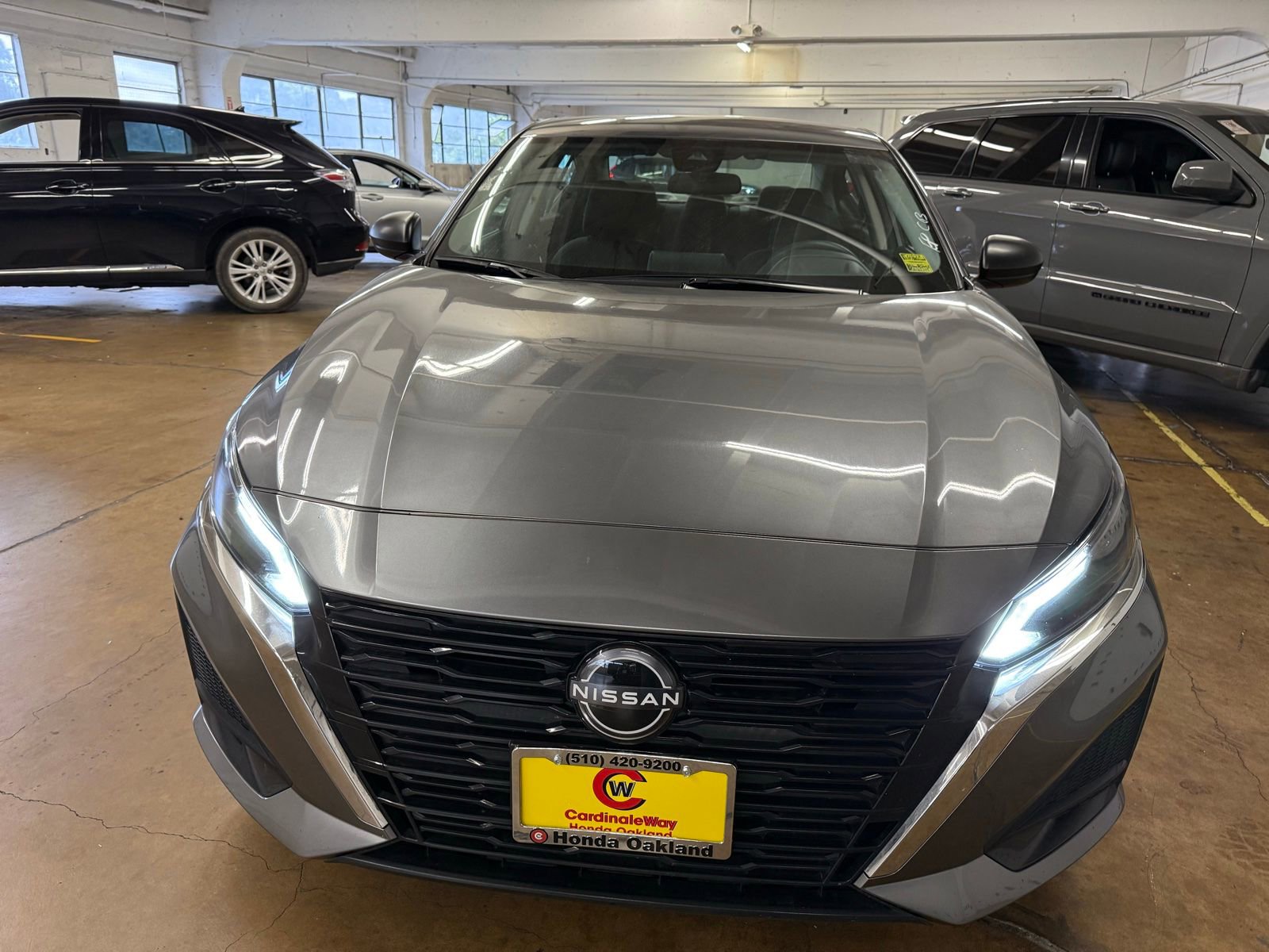 Used 2024 Nissan Altima 2.5 SV image 4