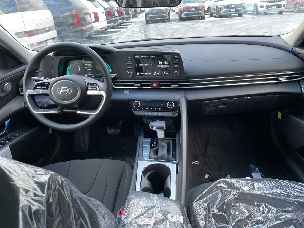 New 2026 Hyundai Elantra Blue image 7