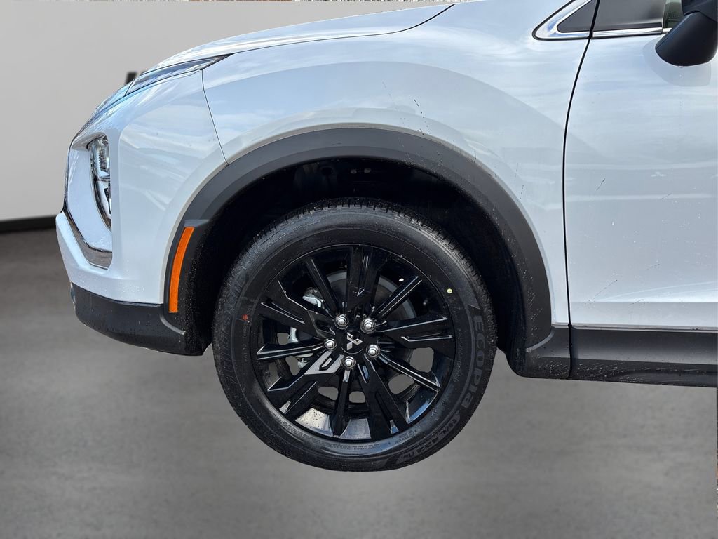 Used 2024 Mitsubishi Eclipse Cross LE AWD/4WD image 11