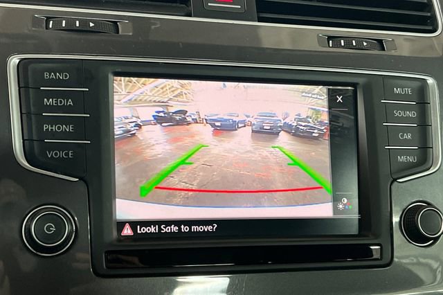 Used 2016 Volkswagen e-Golf SE image 23