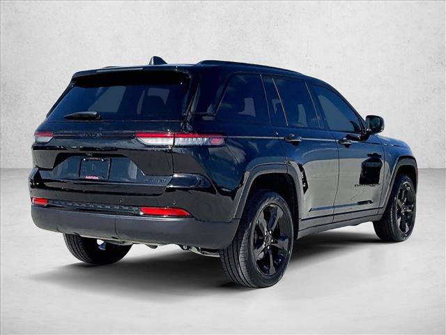 Used 2024 Jeep Grand Cherokee Limited w/ Black Appearance Package image 2