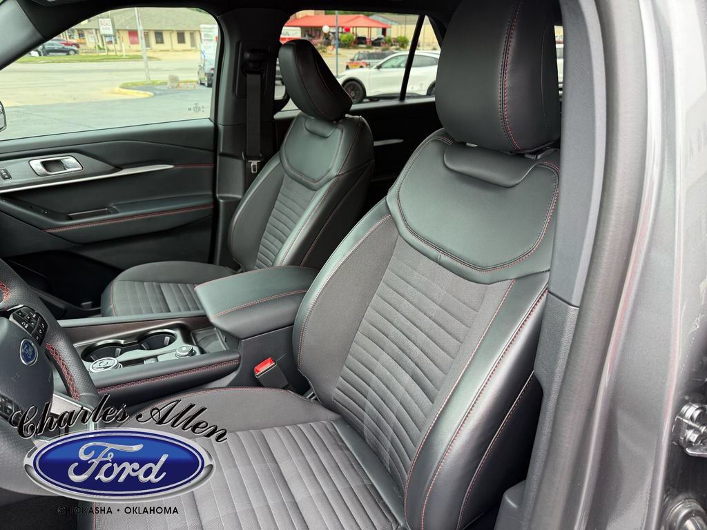 Used 2025 Ford Explorer ST-Line w/ Premium Package AWD/4WD image 11
