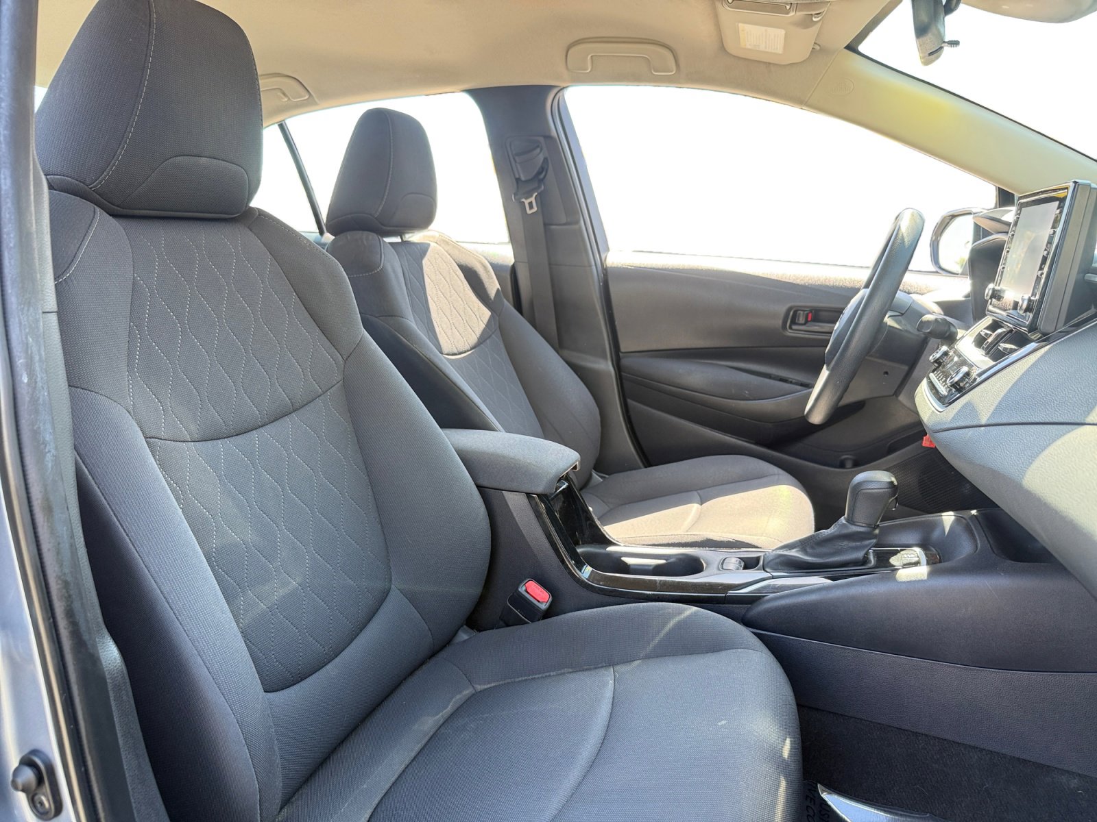 Used 2022 Toyota Corolla LE image 15