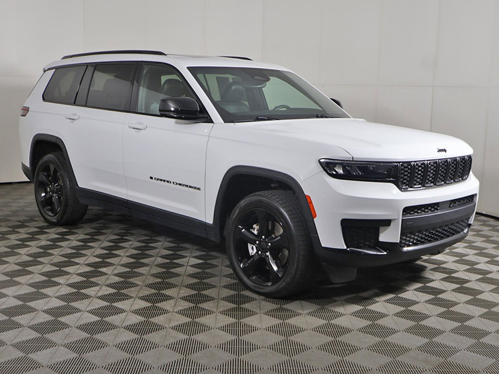 Used 2023 Jeep Grand Cherokee L Laredo AWD/4WD image 2