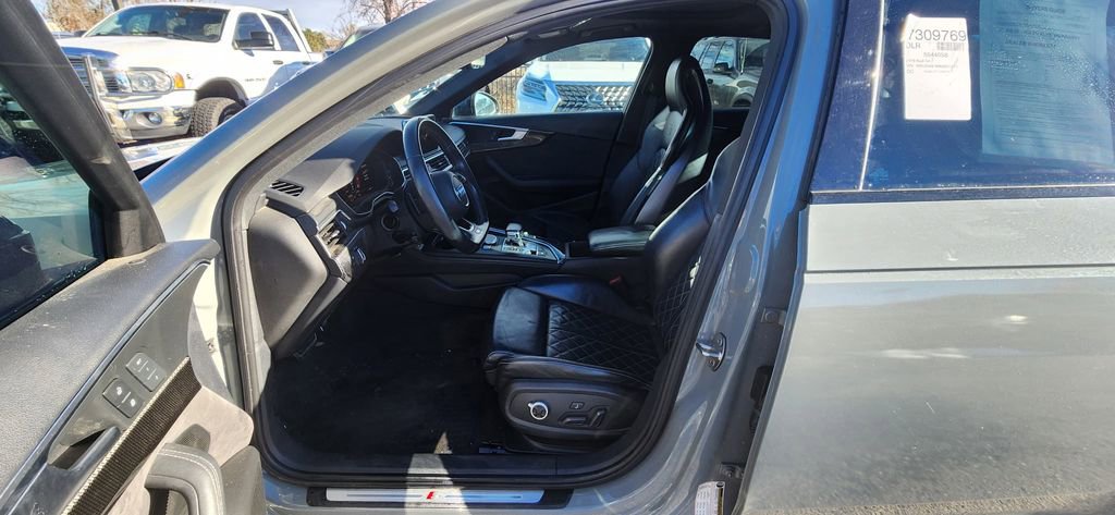 Used 2019 Audi S4 Premium Plus w/ Premium Plus Package image 3