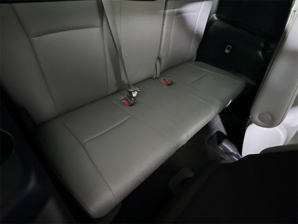 Used 2023 Toyota Highlander Limited image 30