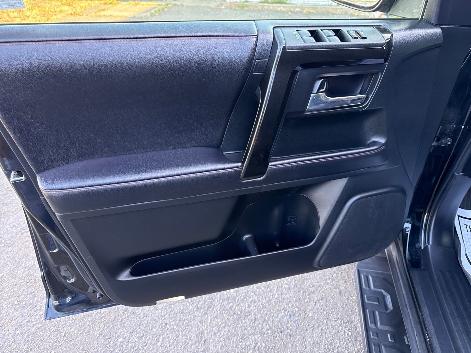 Used 2021 Toyota 4Runner Venture image 10