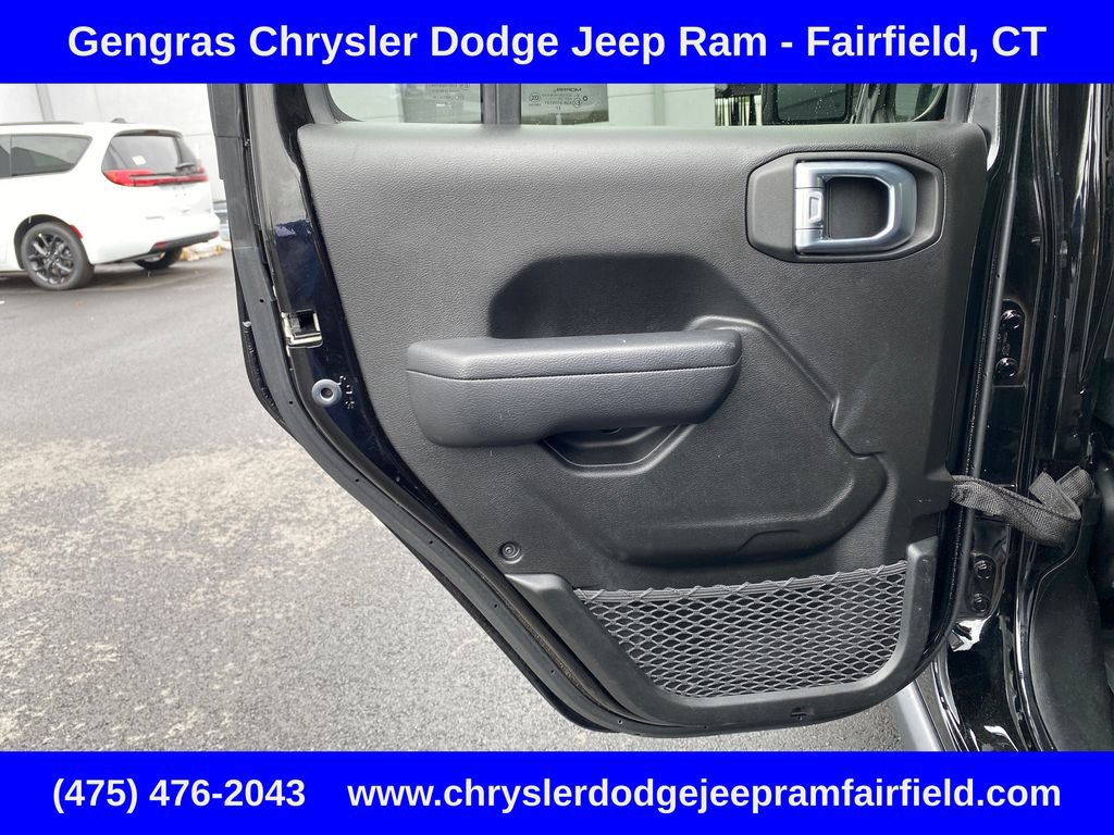 Used 2024 Jeep Wrangler Unlimited AWD/4WD image 22
