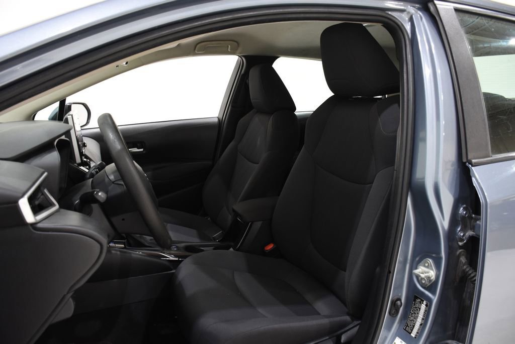 Used 2020 Toyota Corolla LE FWD image 19