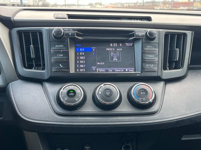 Used 2018 Toyota RAV4 LE image 31