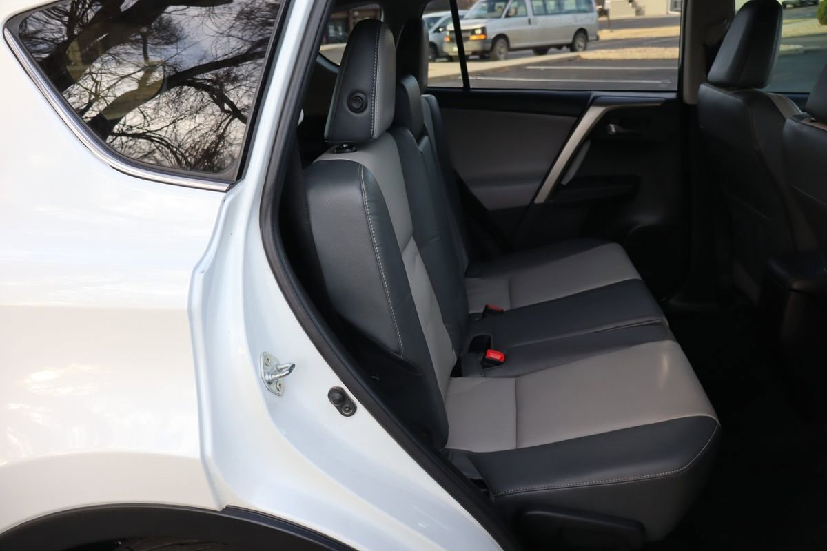 Used 2014 Toyota RAV4 Limited w/ Technology Package image 21