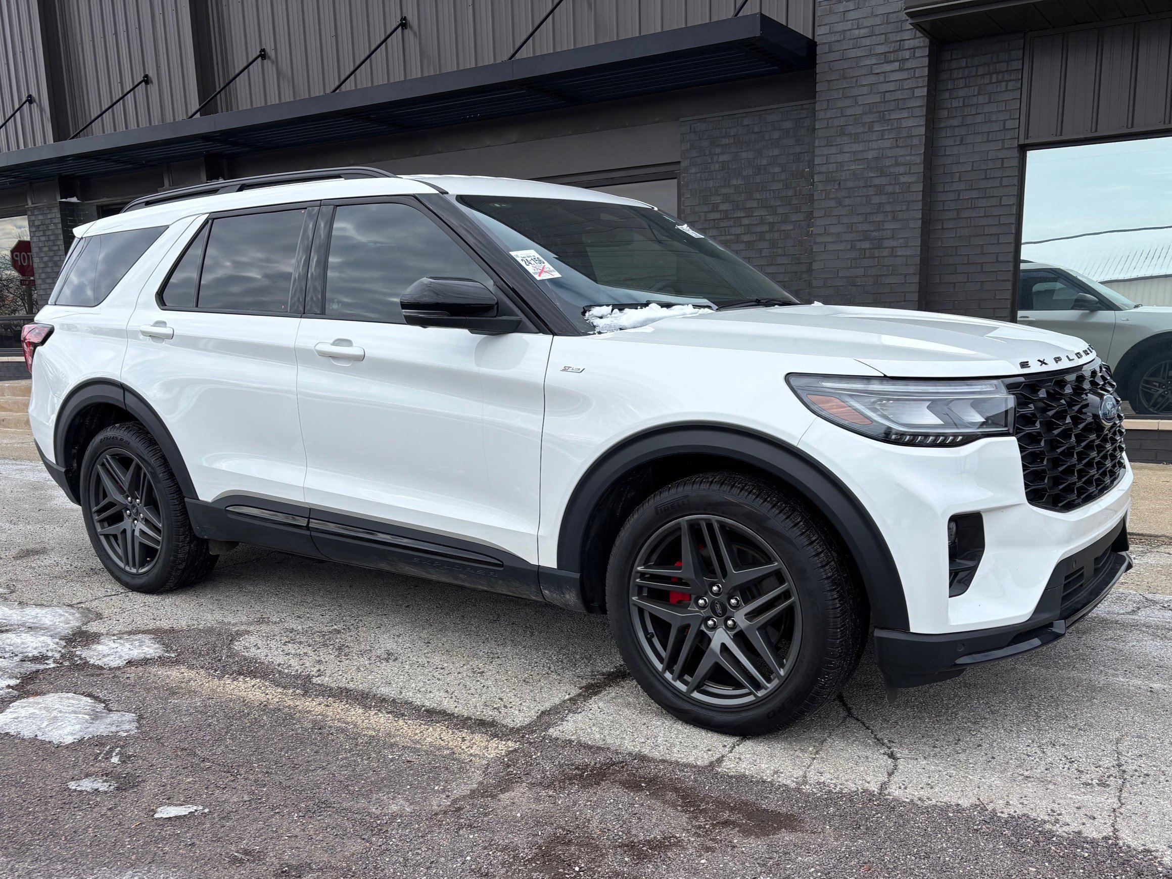 Used 2025 Ford Explorer ST-Line w/ Premium Package image 3