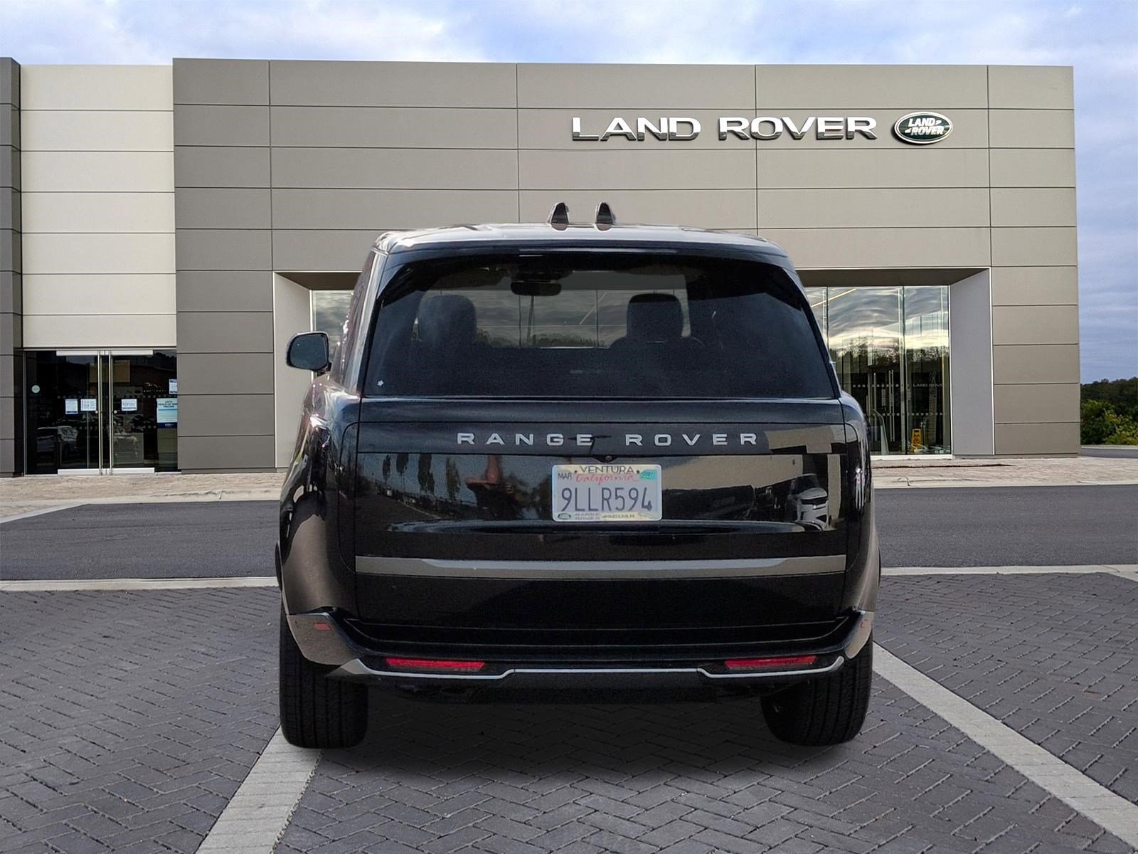 Used 2024 Land Rover Range Rover SE image 6