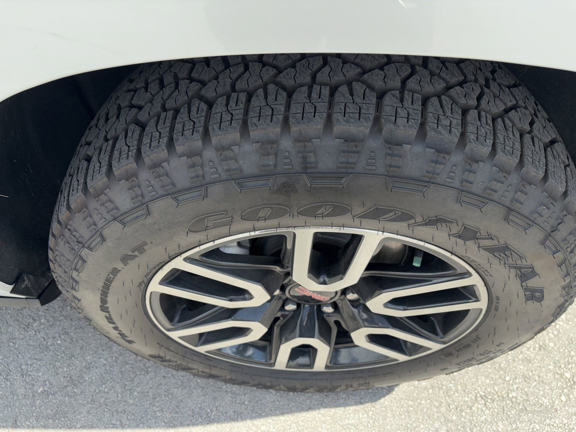 Used 2021 GMC Yukon AT4 w/ AT4 Premium Package image 10