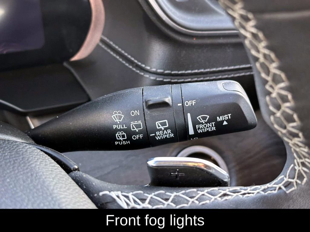 Used 2023 Jeep Grand Cherokee L Limited w/ Black Appearance Package image 27