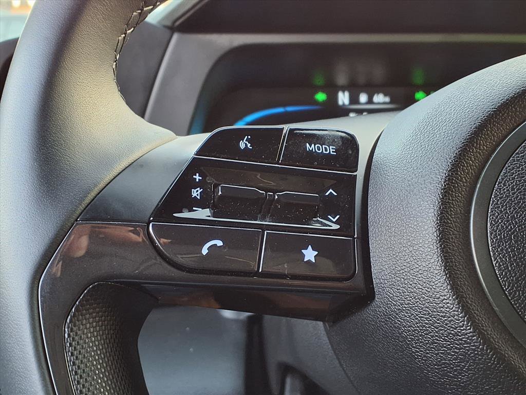 Certified 2025 Hyundai Elantra Sport image 14